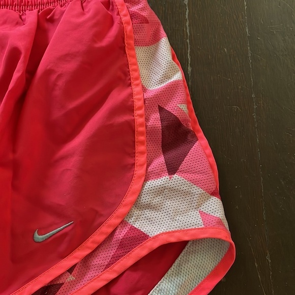 Women's Nike Tempo Dri-Fit Running Workout Shorts Medium - Picture 3 of 13